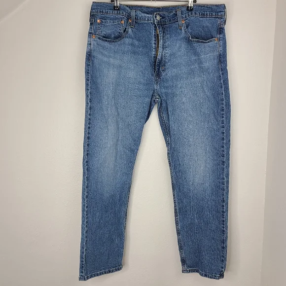 Levi's Jeans 502 Taper Fit Five Pockets Medium Wash Blue Size 36 x 30 - Picture 1 of 11